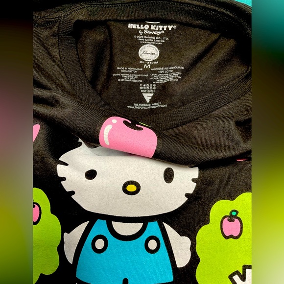 Hello Kitty pink apple’s trees & hearts  kawaii black T-shirt - Picture 5 of 5